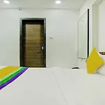 Itsy By Treebo - Utsav Suites